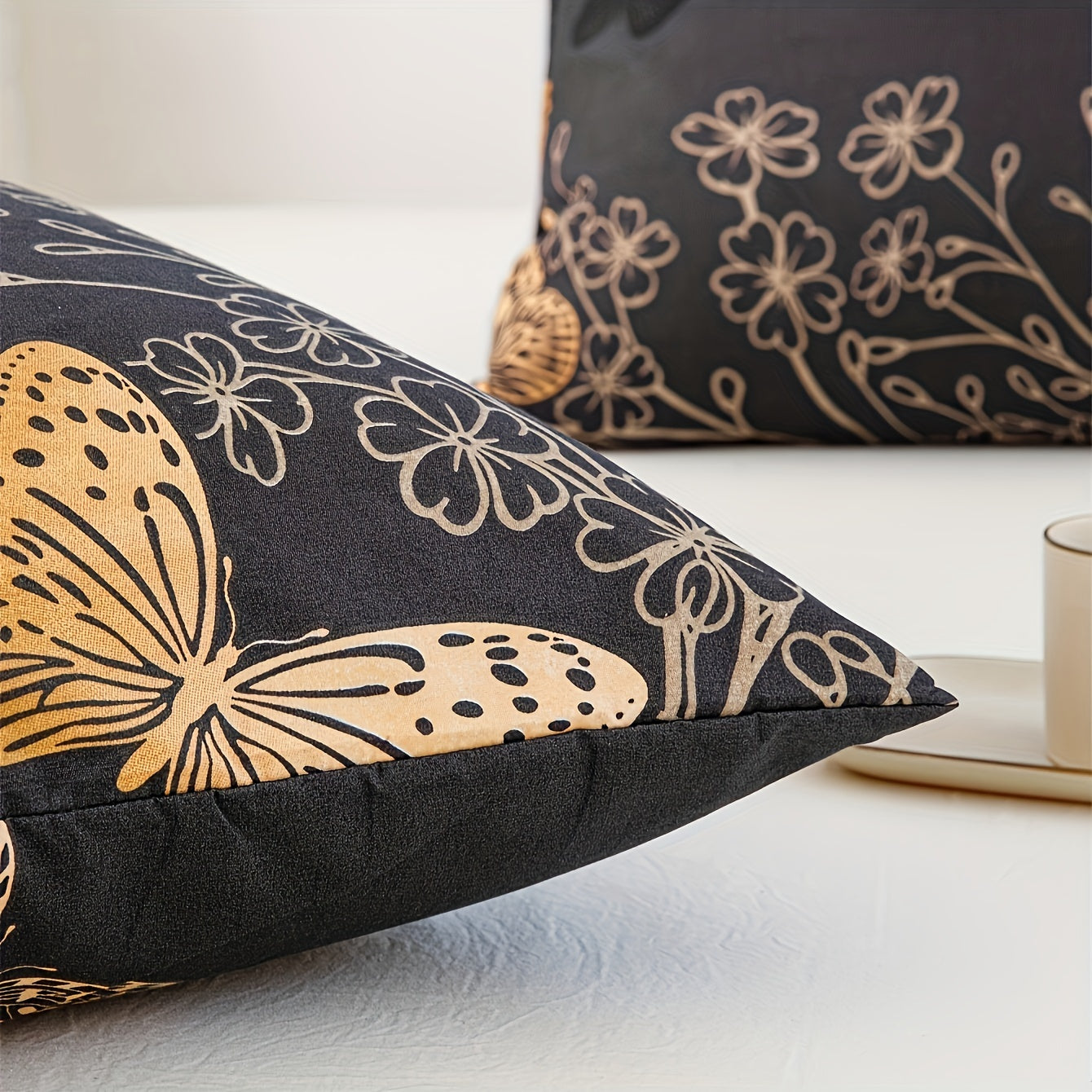 2pcs a Pair of Pillowcases, Bedroom Golden Butterfly Print Polyester Soft And Comfortable Bedding Decoration Supplies Multiple Sizes to Choose