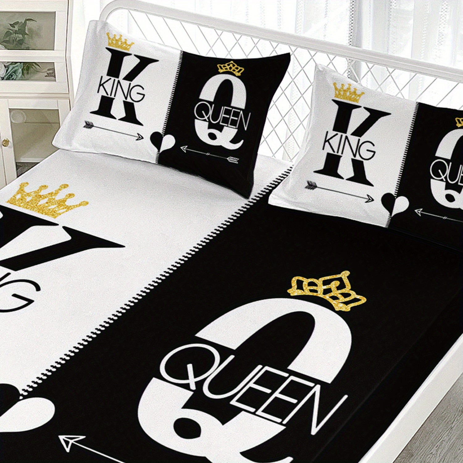 3pcs King Queen Couple Bedding Fitted Sheets Set Black White Printed Bed Sheet Set for BedroomDormitory and Guest Room DecorationKing and Queen Crown Pattern Bedding Set1 Fitted Sheet+2 Pillowcases without core
